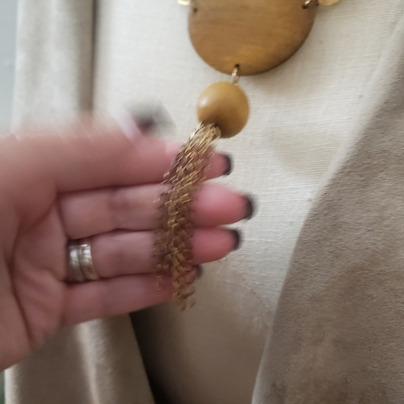 Statement necklace wood and gold tone tassel boho - Picture 4 of 8